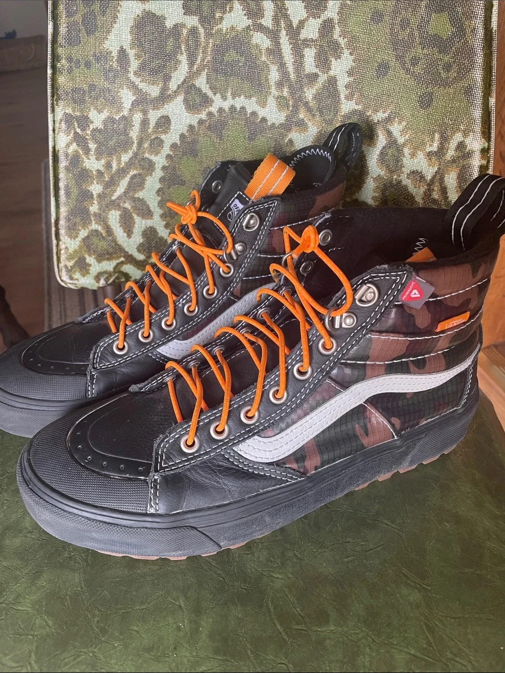 Vans Sk8-Hi MTE 2.0 DX boots women’s size 9.5, men’s size 8